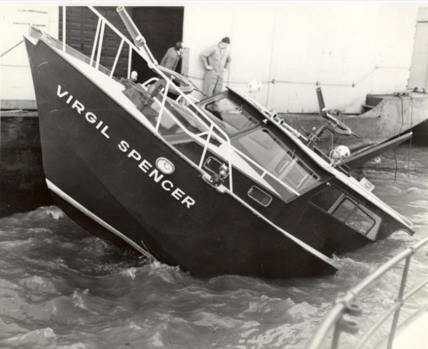 Portland fireboat Virgil Spencer sank at her moorings.png