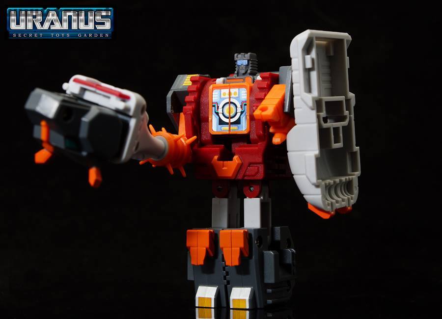 Tailclub in robot mode