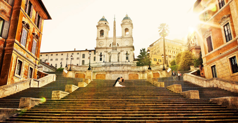 Wedding photo on the Spanish steps in Rome.jpg