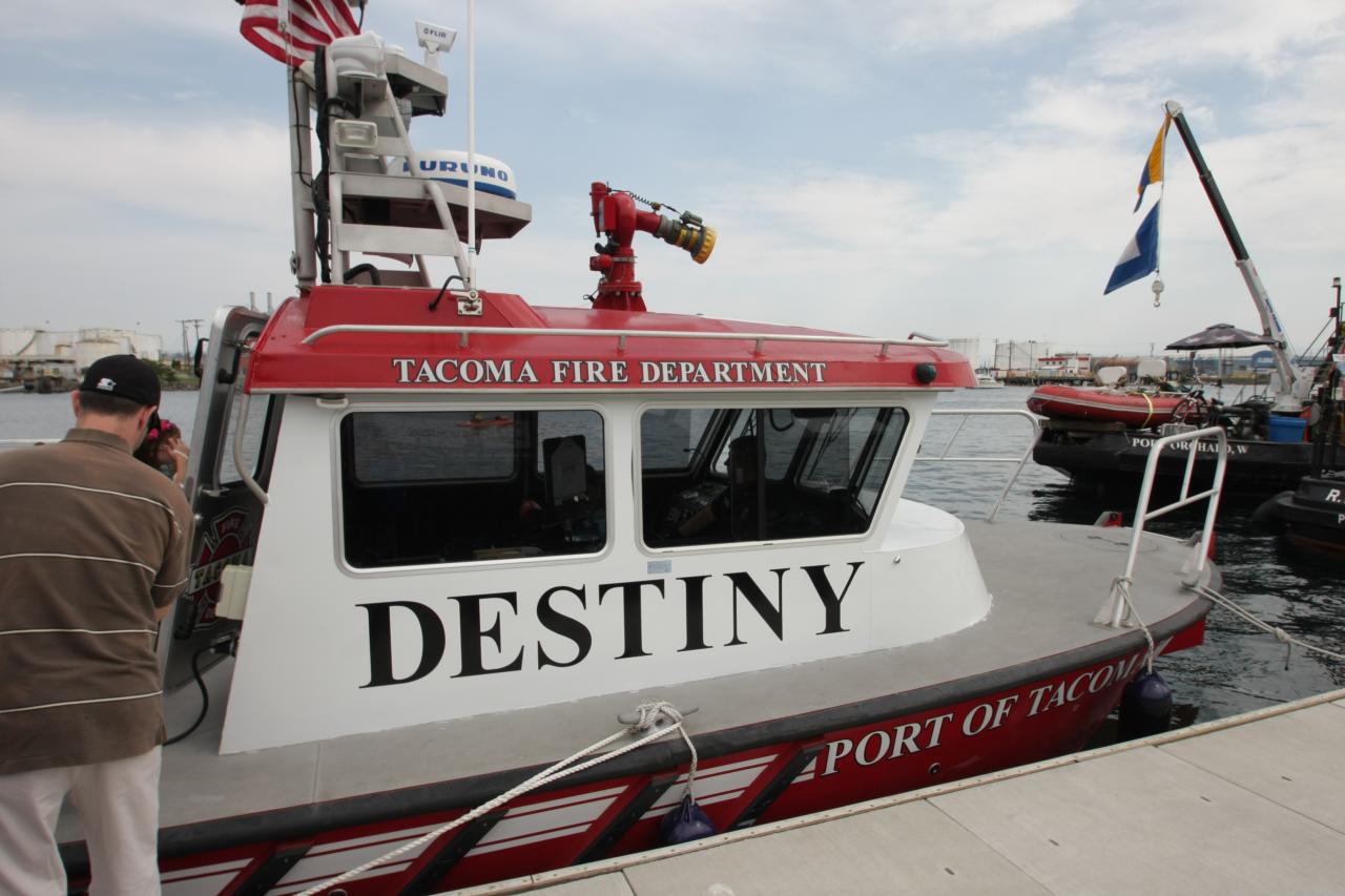 Superstructure of the fireboat Destiny.jpg