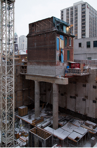The John Irwin House, supported on temporary piles, 2014-01-26.png